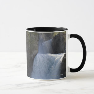 Mug Lumière du soleil sur des cascades du côté d'un