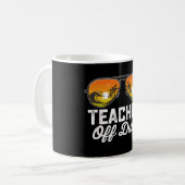 Mug Lunettes de soleil pour enseignant hors service de (Devant gauche)