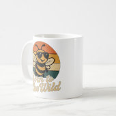 Mug Lunettes de soleil Retro Bee Né à Bee Wild (Devant gauche)
