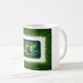 Mug Lutin portant un pot d'or (Devant droit)