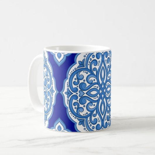 Mug Luxe blanc-bleu, ornement turc. (Devant gauche)