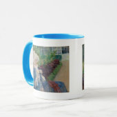 Mug Lydia faisant du crochet dans le jardin à marneux (Devant gauche)