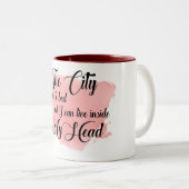 Mug lyrique d'aquarelle "La ville va au lit" (Devant droit)