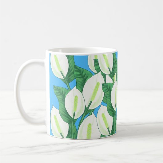 Mug Lys blancs sur arrière - plan bleu pâle (Gauche)