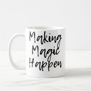 Mug Ma magie arrive T-shirt avec un joli script