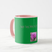 Mug 'MA MÈRE EST SPÉCIALE' rose/vert rose deux tonneau (Devant gauche)