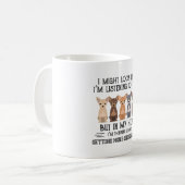 Mug Ma tête je pense à obtenir plus de Chihuahuas (Devant gauche)