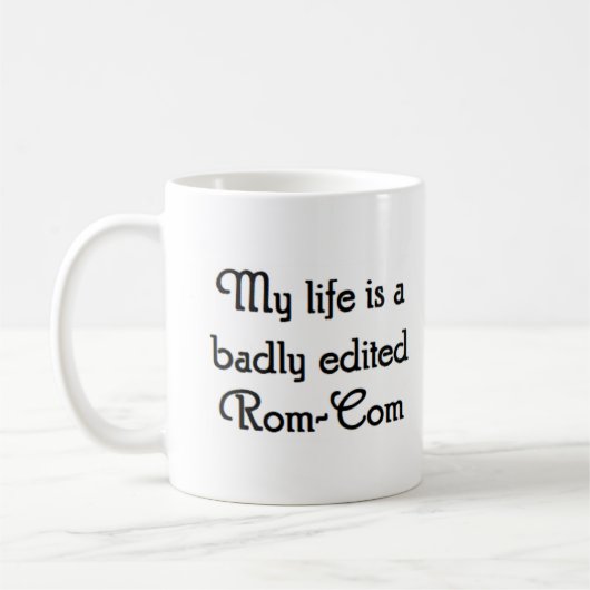 Mug ma vie est une rom-com mal éditée (Gauche)