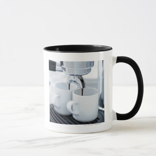 Mug Machine de café express faisant le café (Droite)