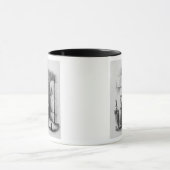 Mug Madame d'une cinquantaine d'années dans la salle (Centre)