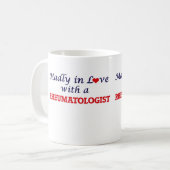 Mug Mademoiselle amoureuse d'un rhumatologue (Devant gauche)