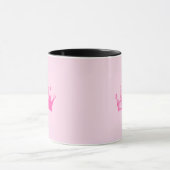 Mug Magenta Princess Crown sur Arrière - plan rose (Centre)