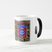 Mug Magique 82e Sergent de division aéroportée (Devant droit)