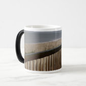 Mug Magique À l'extérieur par la mer (Devant gauche)