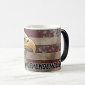 Mug Magique Aigle et drapeau majestueux - Esprit de liberté (Devant droit)
