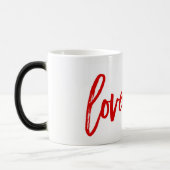 Mug Magique Aimé. Typographie de script moderne rouge (Gauche)