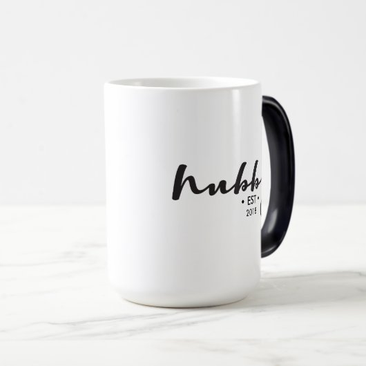 Mug Magique Année d'établissement Personnalisé Hubby script mo (Devant droit)