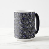 Mug Magique Arrosage sur métal gris bleu (Devant droit)