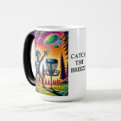 Mug Magique Attrapez la brise | Alien Disk Golf (Devant gauche)