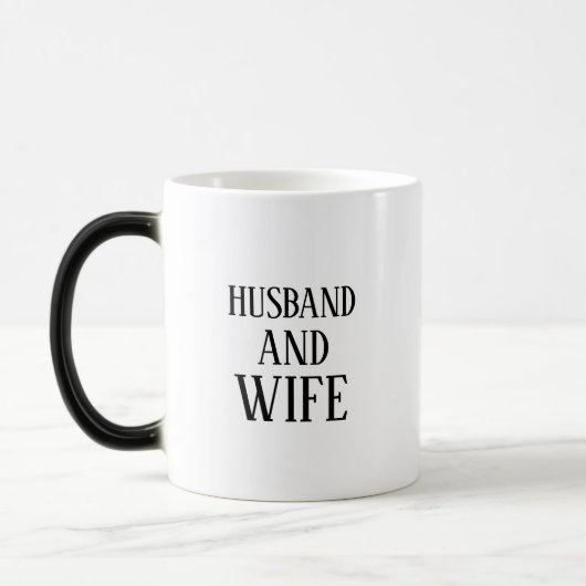 Mug Magique avec cette chic muscade Mari et Femme Conçu w (Gauche)