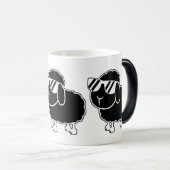 Mug Magique Bande dessinée mignonne de moutons noirs (Devant droit)