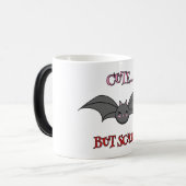 Mug Magique Bat mignonne mais effrayant (Devant gauche)