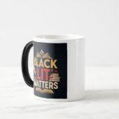 Mug Magique Black Lit Matters | Read, Rise, Resist  (Devant gauche)
