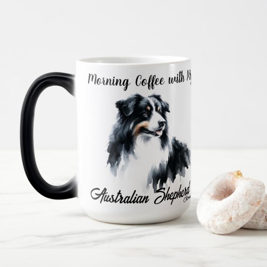 Mug Magique Black moderne sur café blanc Australian Shepherd (Avec donut)