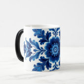 Mug Magique Bleu et blanc floral (Devant gauche)
