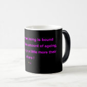 MUG MAGIQUE BOUGIE FUNKY AVEC UNE CITATION VIEILLISSÉE (Devant droit)