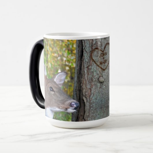 Mug Magique buck et faire avec coeur sur l'arbre avec des noms (Devant gauche)