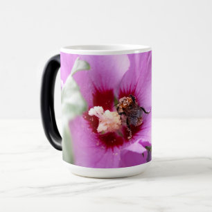 Mug Magique Bumblebebe sur la fleur d'Hibiscus