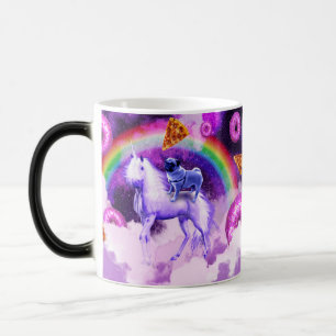 Mug Magique Carlin arc-en-ciel dans l'espace chevauchant une l