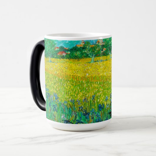 Mug Magique Champ Van Gogh avec Irises près d'Arles (Devant gauche)