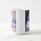 Mug Magique Chat blanc avec collier de fleurs violettes (Centre)