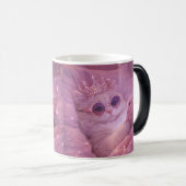 Mug Magique Chat de princesse gâtée textant au lit (Devant droit)
