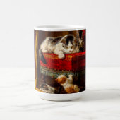 Mug Magique Chat et chatons Jouer avec chaise (Centre)