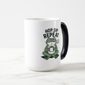 Mug Magique Conception de café de grenouille drôle Hop Sip Rep (Devant droit)