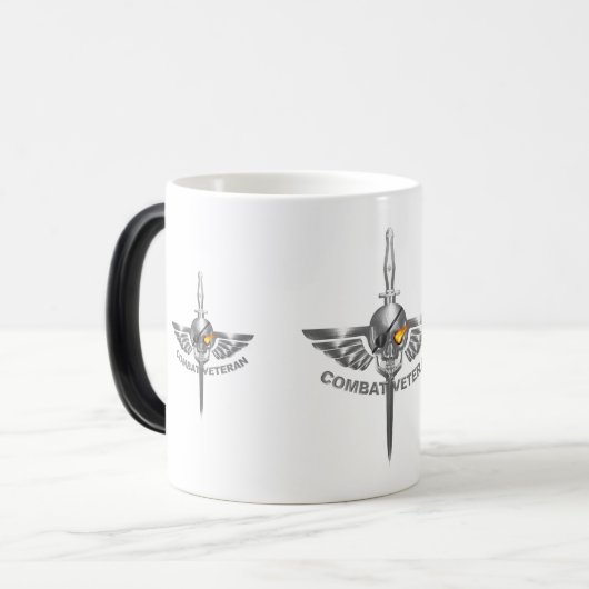 Mug Magique Crâne ailé de combat avec Dagger (Devant gauche)