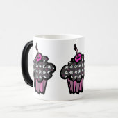 Mug Magique croix de crâne goth cupcake (Devant gauche)