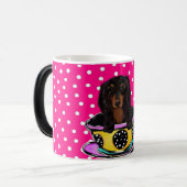 Mug Magique Doxie noir à longs poils (Devant gauche)