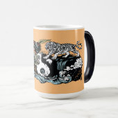 Mug Magique Dragon chinois contre Tigre (Devant droit)