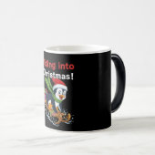 Mug Magique Drôle glissant dans Noël mignon Penguin Sleddin (Devant droit)