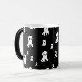 Mug Magique Fantômes d'Halloween foncé (Devant gauche)