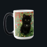 Mug Magique Gustav Klimt Kitten<br><div class="desc">Mug magique avec un chaton Gustav Klimt ! Ce chaton noir porte un collier d'argent et s'assoit dans un champ de fleurs rouges,  bleues,  blanches et jaunes. Un cadeau merveilleux pour les amateurs d'art amoureux des chats et autrichiens !</div>