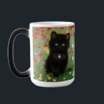 Mug Magique Gustav Klimt Kitten<br><div class="desc">Mug magique avec un chaton Gustav Klimt ! Ce chaton noir porte un collier d'argent et s'assoit dans un champ de fleurs rouges,  bleues,  blanches et jaunes. Un cadeau merveilleux pour les amateurs d'art amoureux des chats et autrichiens !</div>
