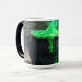 Mug Magique Halloween en cauldron de sorcière bouillonnante (Devant gauche)