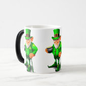 MUG MAGIQUE HAPPY ST.PATRICK'S DAY CUTE LEPRECHAUN (Devant gauche)