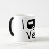 Mug Magique i love my caravan. J'aime le camping. Vacances (Devant gauche)
