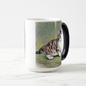 Mug Magique Illustration vintage de chaton rayé (Devant droit)